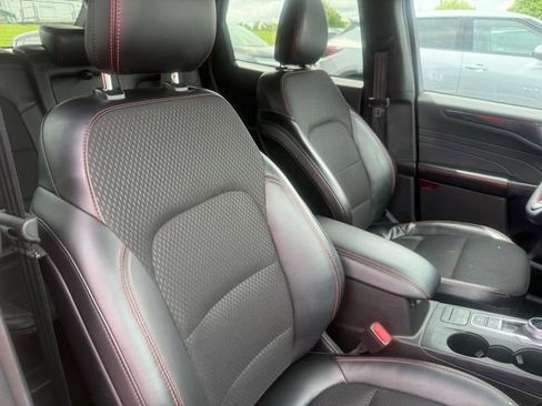 Used 2025 Ford Escape ST-Line AWD/4WD image 8