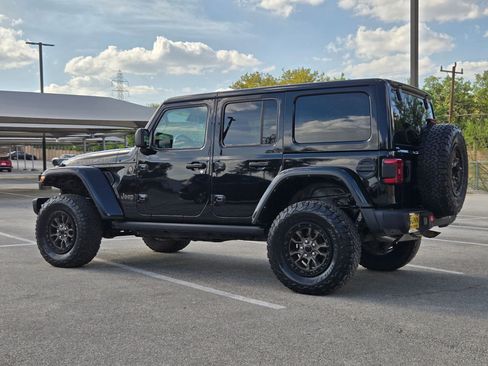 Used 2022 Jeep Wrangler Unlimited Rubicon AWD/4WD image 6