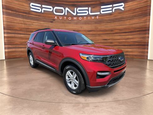 Used 2023 Ford Explorer XLT w/ Equipment Group 202A AWD/4WD image 9
