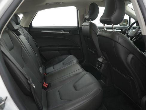 Used 2016 Ford Fusion Titanium image 11