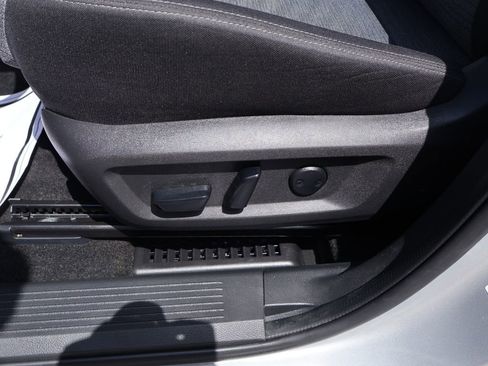 Used 2023 Nissan Rogue SV FWD image 17