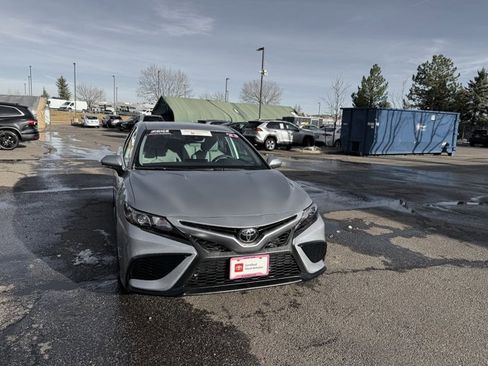 Certified 2023 Toyota Camry SE image 3