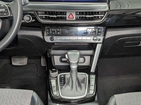 Used 2024 Kia Seltos S AWD/4WD image 19