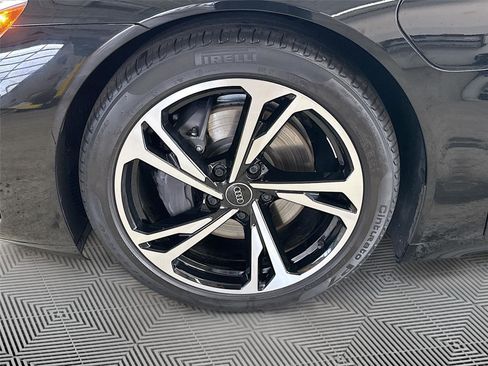 Used 2024 Audi e-tron GT Premium Plus w/ Performance Package image 32