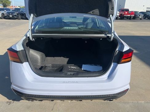 New 2025 Nissan Altima 2.5 SR image 8
