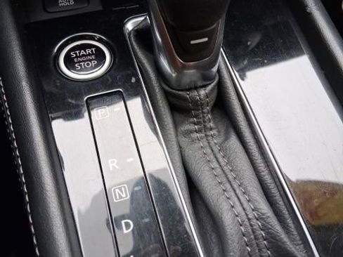 Used 2021 Nissan Kicks SV image 27