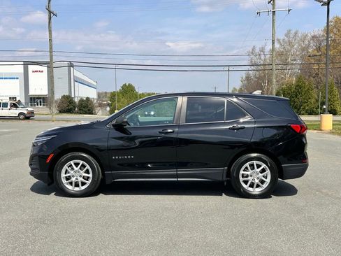 Used 2023 Chevrolet Equinox LS w/ LS Convenience Package image 2