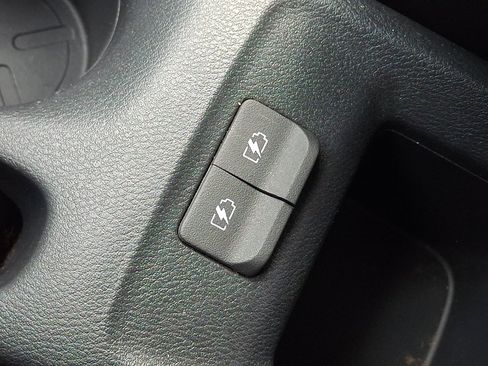 Used 2020 Nissan Kicks SV FWD image 26