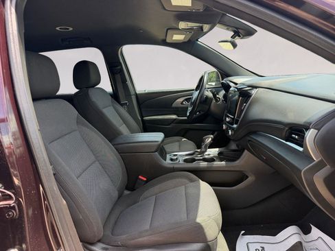 Used 2023 Chevrolet Traverse LT FWD image 15