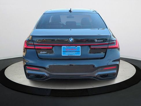 Used 2020 BMW 740i w/ M Sport Package image 5