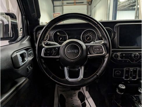 Used 2022 Jeep Wrangler Unlimited Sahara AWD/4WD image 12
