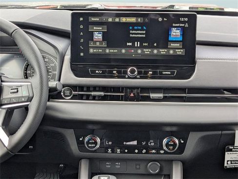 New 2025 Mitsubishi Outlander SE image 16