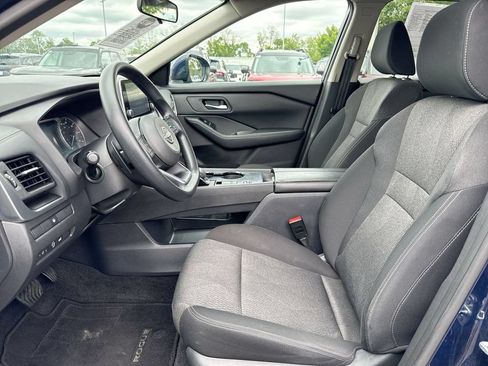 Used 2024 Nissan Rogue SV FWD image 19