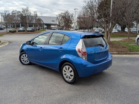 Used 2014 Toyota Prius C Two image 7