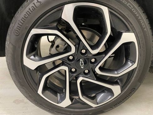 Used 2025 Chevrolet Trax RS FWD image 25