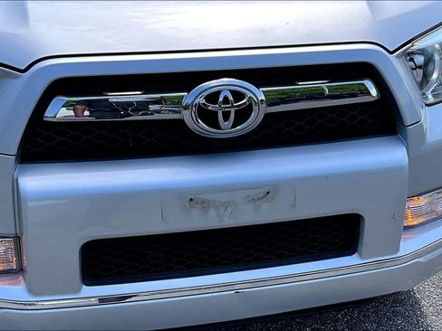 Used 2012 Toyota 4Runner Limited AWD/4WD image 30