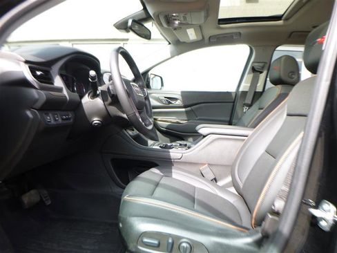 Used 2022 GMC Acadia AT4 w/ Technology Package AWD/4WD image 5