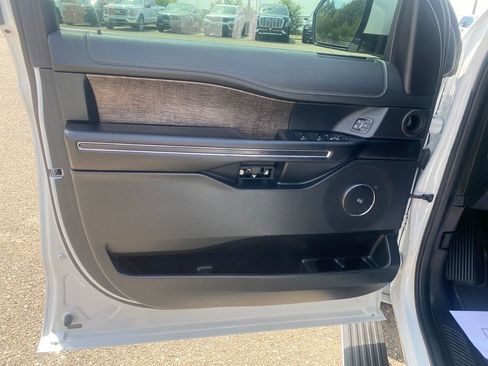 Used 2021 Ford Expedition Max Limited AWD/4WD image 11