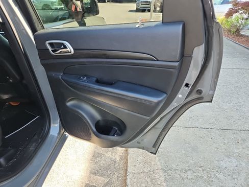 Used 2021 Jeep Grand Cherokee Laredo X RWD image 24