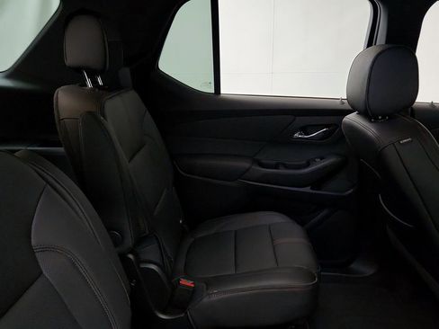 Used 2023 Chevrolet Traverse RS FWD image 27