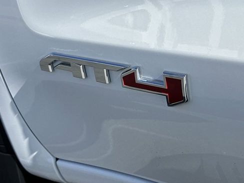 New 2026 GMC Sierra 1500 AT4 w/ AT4 Premium Package AWD/4WD image 32