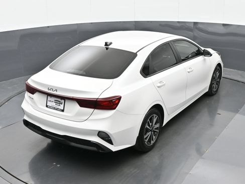 Used 2023 Kia Forte LXS w/ LXS Technology Package FWD image 31