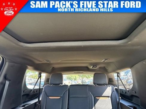 Used 2023 GMC Yukon XL AT4 AWD/4WD image 16