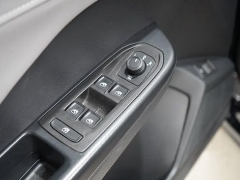 Used 2024 Volkswagen Taos SE image 20