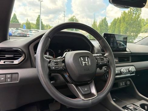 Certified 2025 Honda Pilot TrailSport image 21