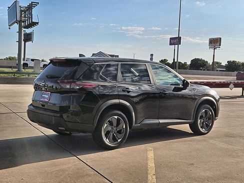 Used 2025 Nissan Rogue SV FWD image 5