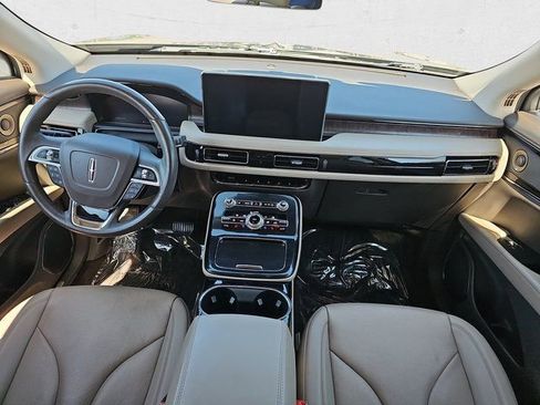 Used 2022 Lincoln Nautilus Reserve w/ Equipment Group 201A image 9
