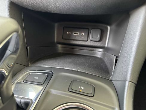 Certified 2024 Chevrolet Equinox LT AWD/4WD image 30