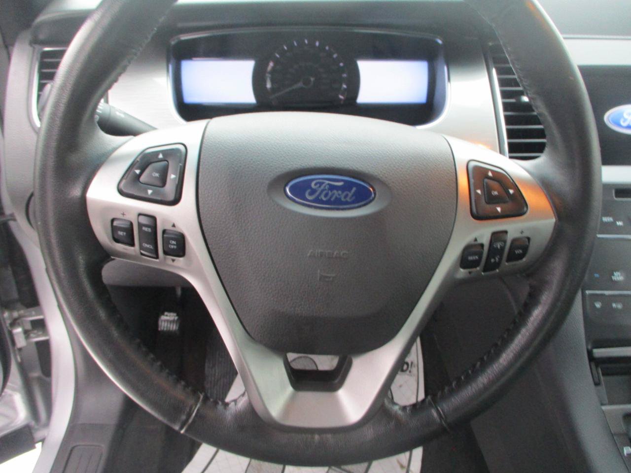 Used 2016 Ford Taurus SEL w/ Equipment Group 201A FWD image 12