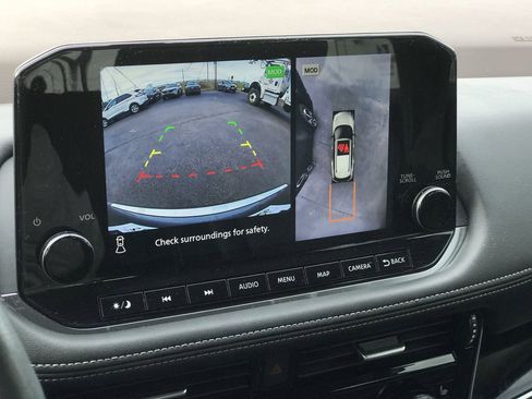 Used 2023 Nissan Rogue SL w/ SL Premium Package image 21