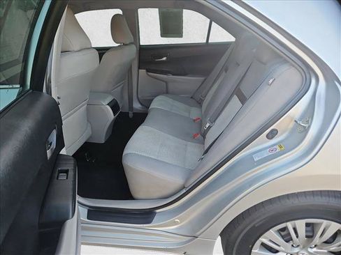 Used 2014 Toyota Camry LE FWD image 19