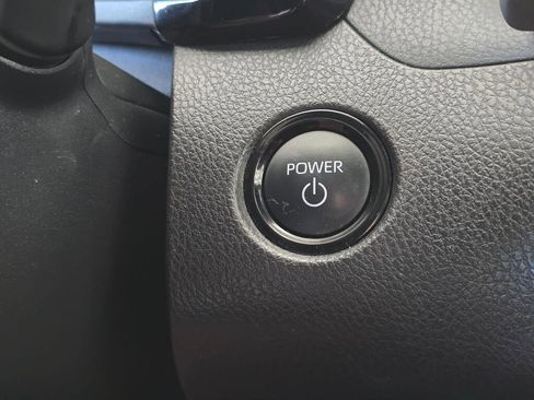 Used 2025 Toyota Camry SE image 31