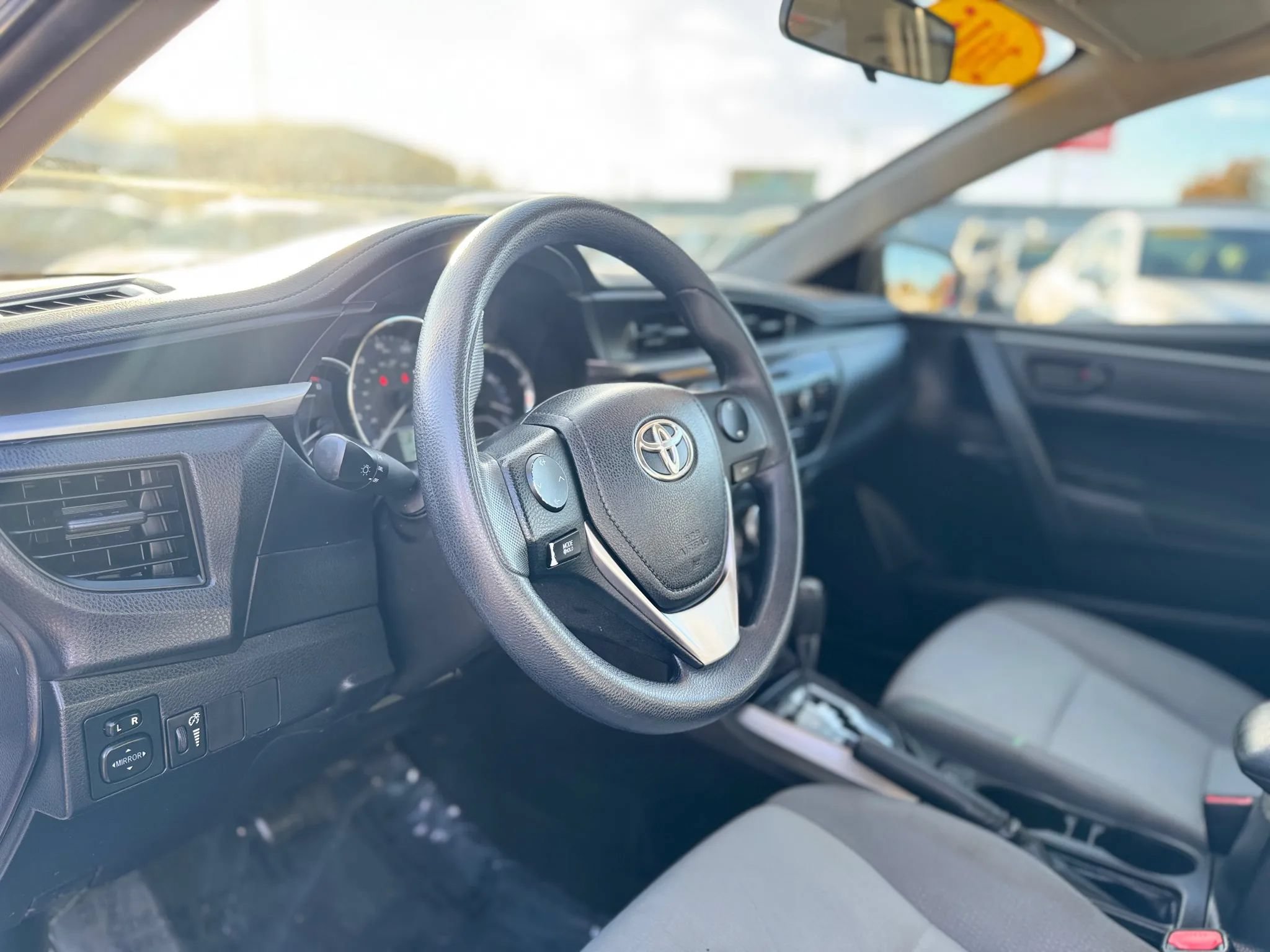 Used 2015 Toyota Corolla L FWD image 10