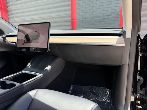 Used 2023 Tesla Model Y Long Range AWD/4WD image 21