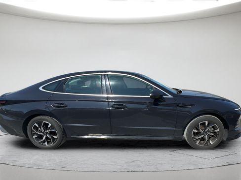 Used 2025 Hyundai Sonata SEL FWD image 2
