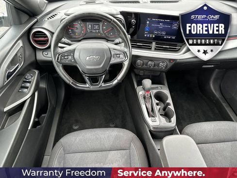 Used 2024 Chevrolet Trax RS FWD image 15