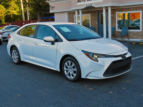 Used 2020 Toyota Corolla LE image 5
