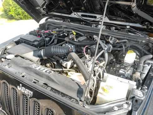 Used 2011 Jeep Wrangler Unlimited Sport AWD/4WD image 43