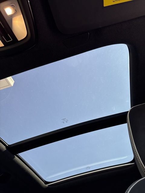 Certified 2025 Volvo XC40 B5 Plus AWD/4WD image 20
