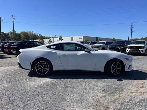 Used 2025 Ford Mustang Coupe RWD image 2