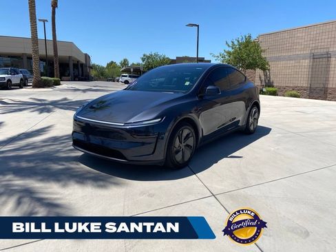 Used 2026 Tesla Model Y Long Range AWD/4WD image 1
