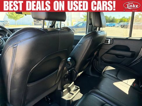 Used 2018 Jeep Wrangler Unlimited Sahara AWD/4WD image 22
