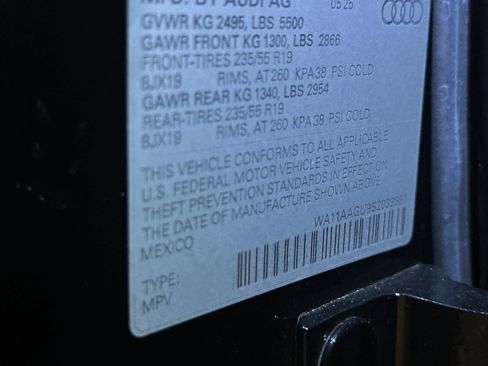 Used 2025 Audi Q5 Premium w/ Convenience Package AWD/4WD image 30