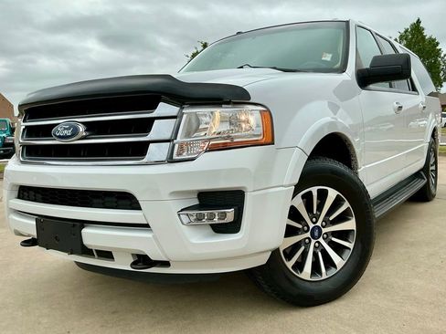 Used 2017 Ford Expedition EL XLT w/ Equipment Group 201A AWD/4WD image 3