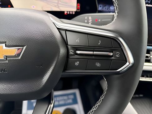 New 2026 Chevrolet Equinox EV LT AWD/4WD image 32