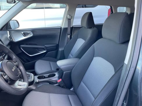 Used 2025 Kia Soul LX w/ LX Technology Package image 34